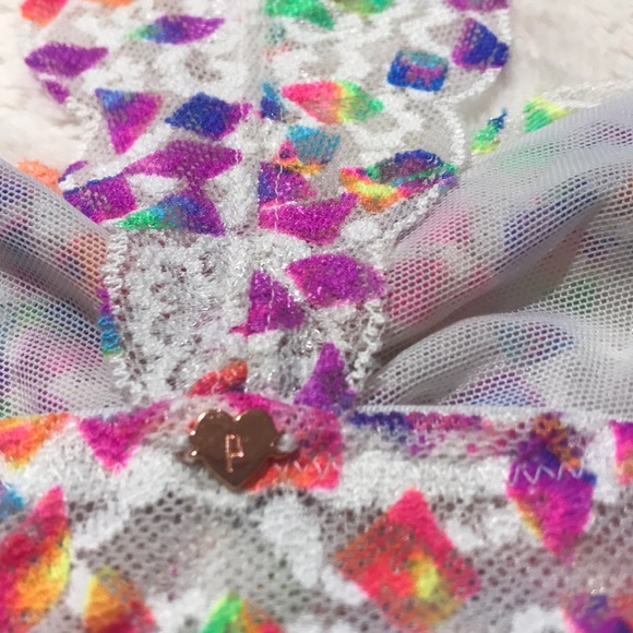 Victoria’s Secret pink bra let - Picture 3 of 4